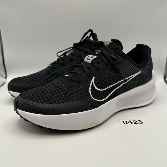 NIKE Women's 12 Interact Run Black/White Running Sneaker fd2292-003 - Picture 1 of 8